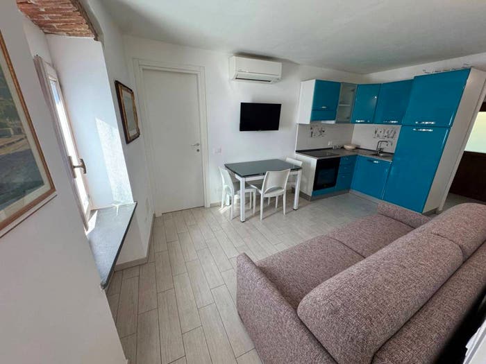 Appartamento trilocale in vendita in Viale Italia, Porto Azzurro