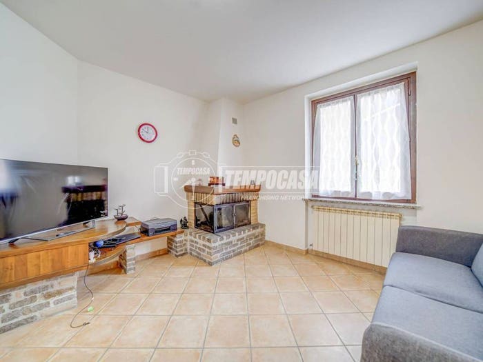 Casa bilocale in vendita in Via Antonio Rosmini, Fagnano Olona