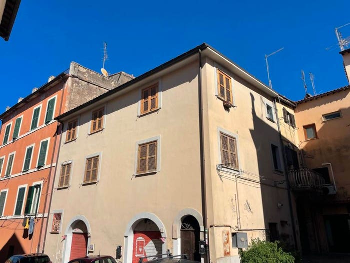 Appartamento quadrilocale in vendita in Via delle Rimesse, Centro Storico, Monterotondo