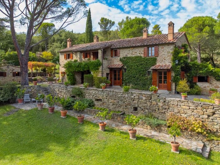 Casa con 6 locali in vendita in Via Valecchie No Number, Cortona