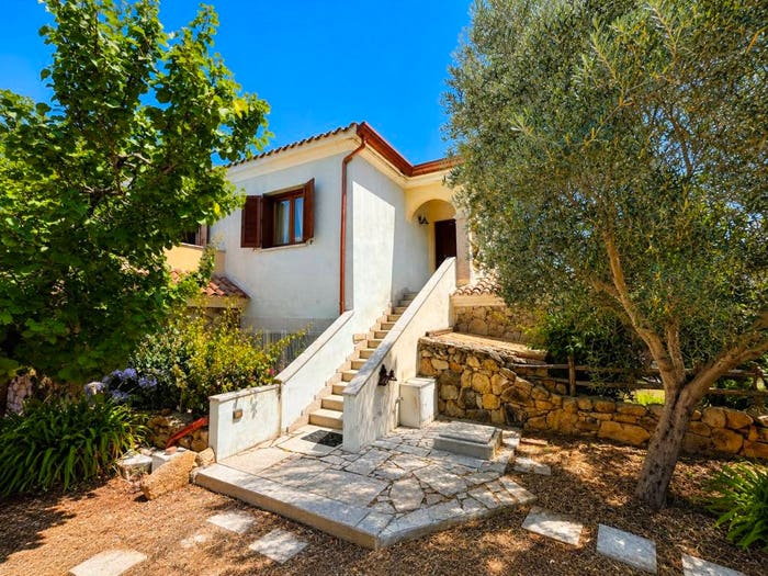 Appartamento trilocale in vendita in Località Muriscuvo, Budoni
