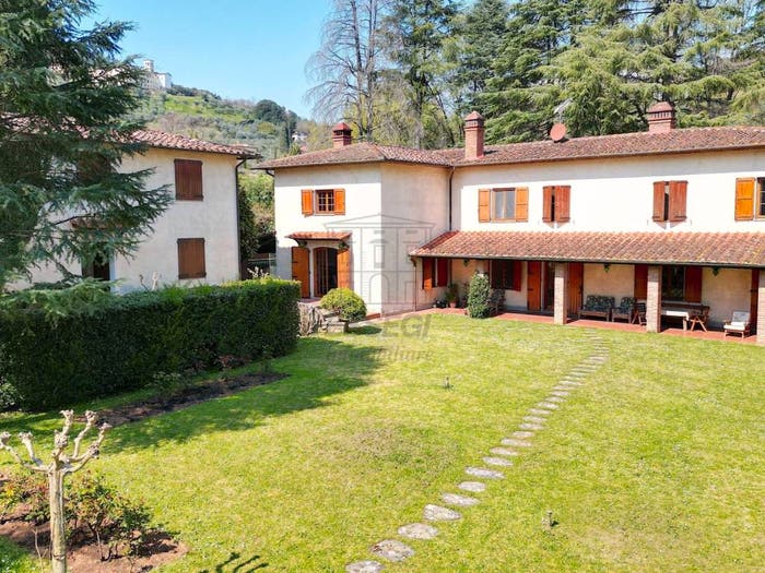 Casa con 6 locali in vendita in Via di Villa Gaia, San Lorenzo a Vaccoli, Lucca