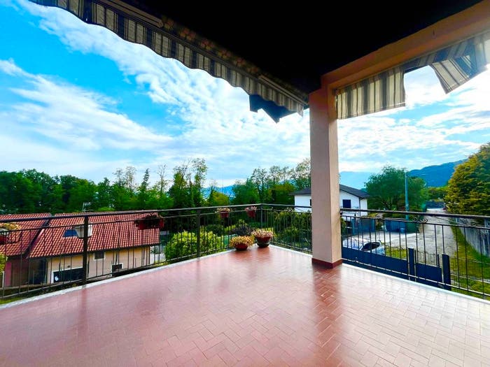 Casa con 5 locali in vendita in Arizzano