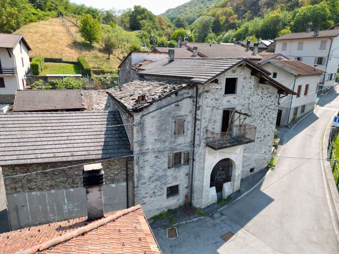 Casa trilocale in vendita in Via Grande, Cosio Centro Piagno, Cosio Valtellino
