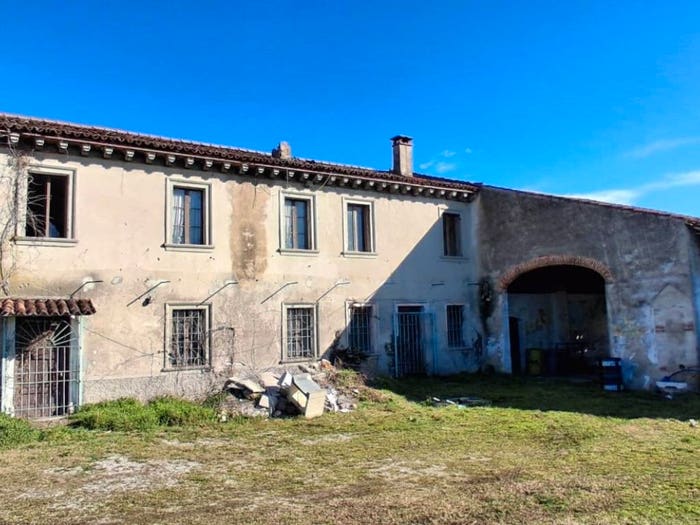 Casa con 6 locali in vendita in Via Colombare, Nogarole Rocca
