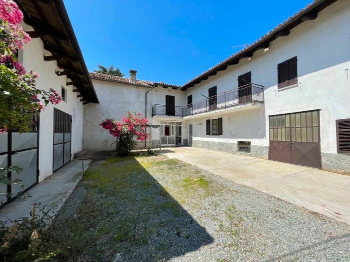 Casa con 6 locali in vendita in Strada San Carlo, Costigliole d'Asti