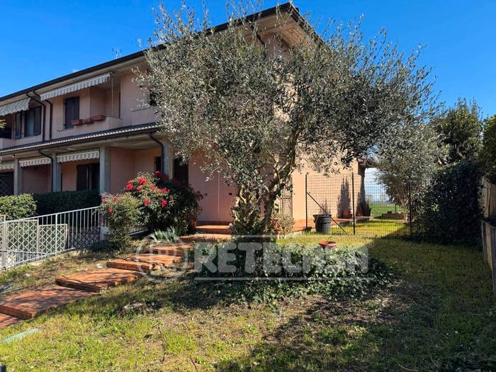 Casa quadrilocale in vendita in Via Novella, Centro, Casaletto Ceredano