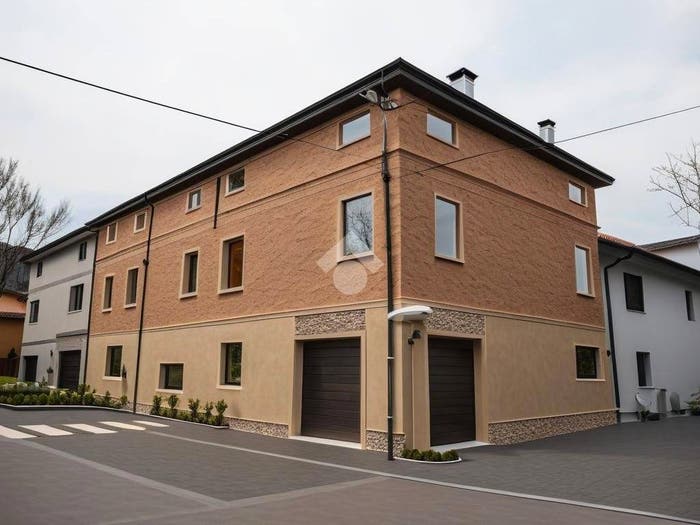 Appartamento con 6 locali in vendita in Viale E Zanasi, Centro, Castelnuovo Rangone