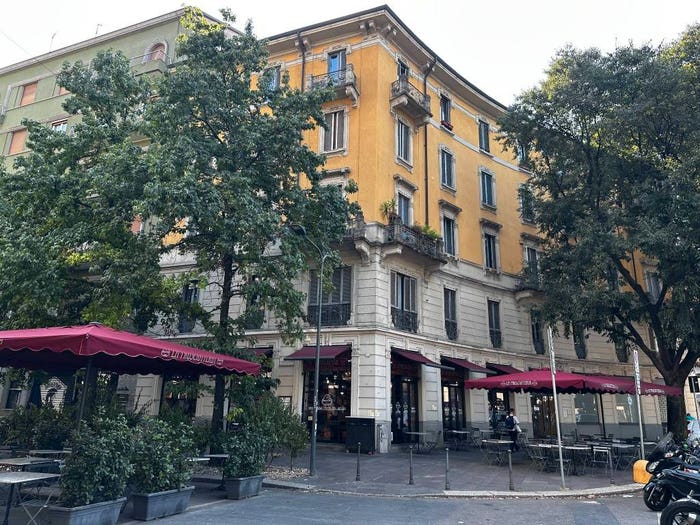 Appartamento trilocale in vendita in Piazzale Segrino, Isola, Milano