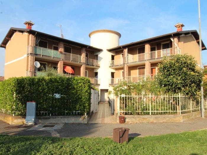 Appartamento trilocale in vendita in Via F lli Bronzetti, Centro, Ghedi