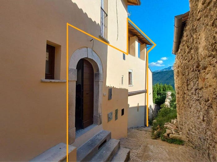 Casa quadrilocale in vendita in Via Zoppa, Pedicciano, Fagnano Alto