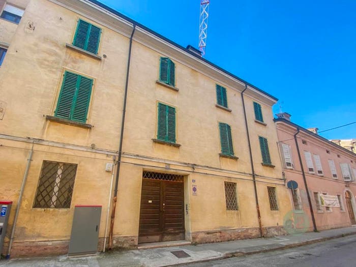 Casa con 6 locali in vendita in via cesare battisti, Centro Storico, Carpi
