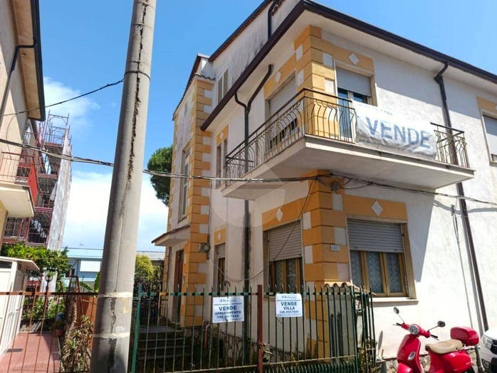 Casa con 6 locali in vendita in Via Gisella Treglia, Centro, Minturno