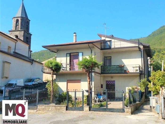 Casa con 6 locali in vendita in Roccamonfina