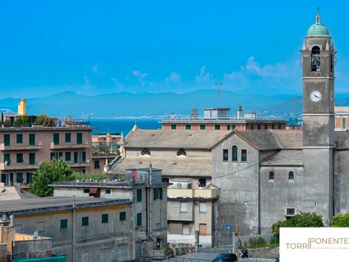 Appartamento trilocale in vendita in Via Chiaravagna, Sestri Ponente, Genova