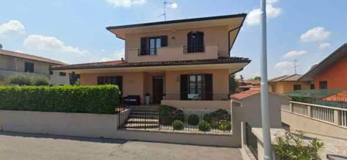 Casa con 6 locali in vendita in Via Aldo Moro, Centro, Roccafranca