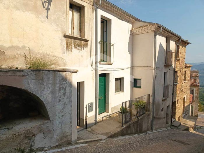 Casa con 5 locali in vendita in Castelbottaccio