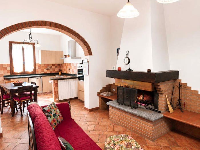 Casa con 6 locali in vendita in Palaia, Centro