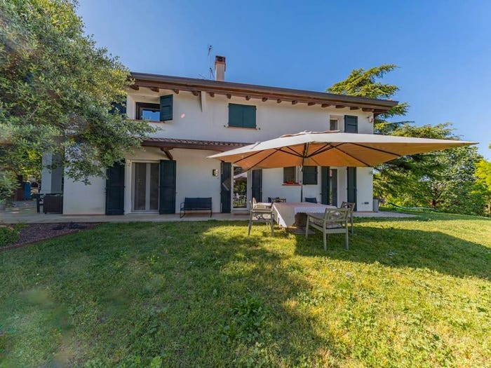 Casa con 6 locali in vendita in Ozzano dell'Emilia