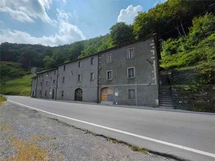 Appartamento con 5 locali in vendita in Strada Provinciale Del Passo Delle Radici, Castiglione di Garfagnana