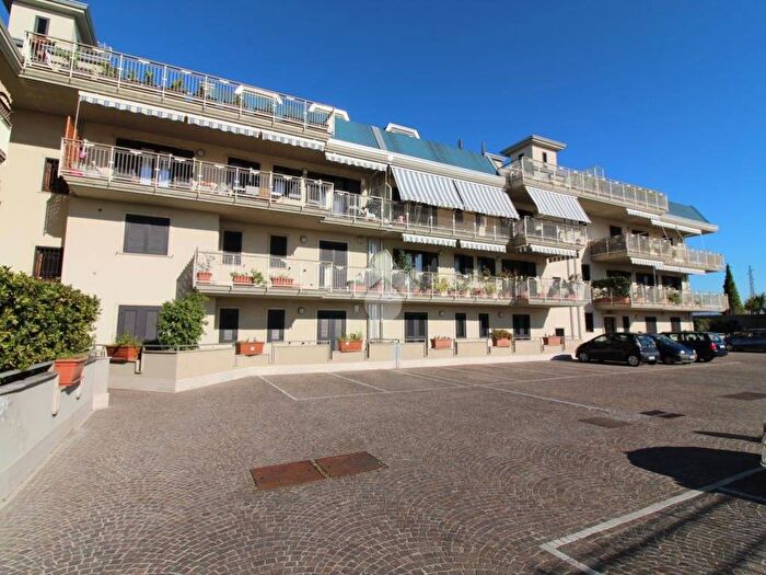 Appartamento trilocale in vendita in Via Nazionale Appia, Casagiove