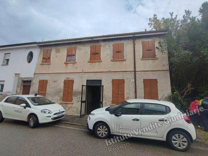 Casa con 6 locali in vendita in Via Roma n, Calto
