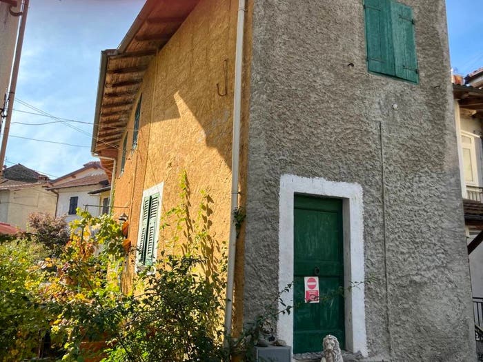 Casa con 5 locali in vendita in Via San Colombano, Grondona