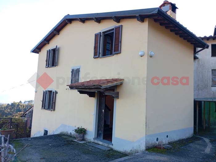 Casa con 6 locali in vendita in via primo lucchesi, Camaiore Paese, Camaiore