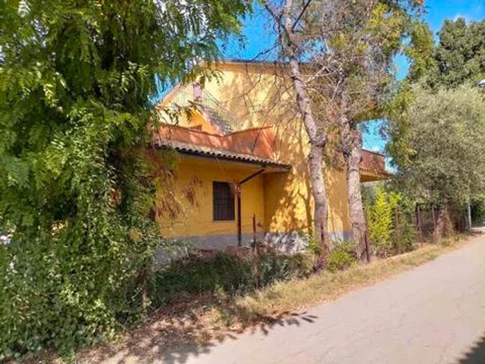 Casa con 5 locali in vendita in Contrada Scrizzetto No Number, Loreto Aprutino