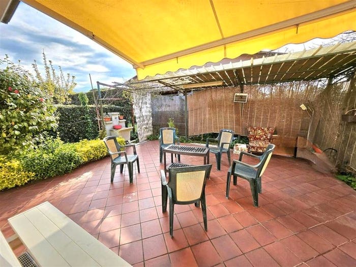 Casa con 6 locali in vendita in Romagnano, Massa