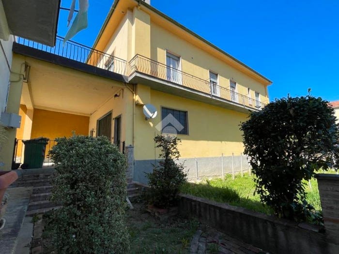 Casa con 5 locali in vendita in Via Dei Partigiani, Canelli