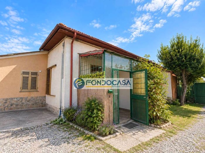 Casa trilocale in vendita in Via Romana, Cinque Vie, Massa