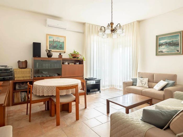 Appartamento trilocale in vendita in Via Giuseppe Merzario, Albate Muggiò, Como