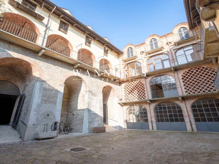 Appartamento con 6 locali in vendita in Via Fratelli Cairoli, Canelli