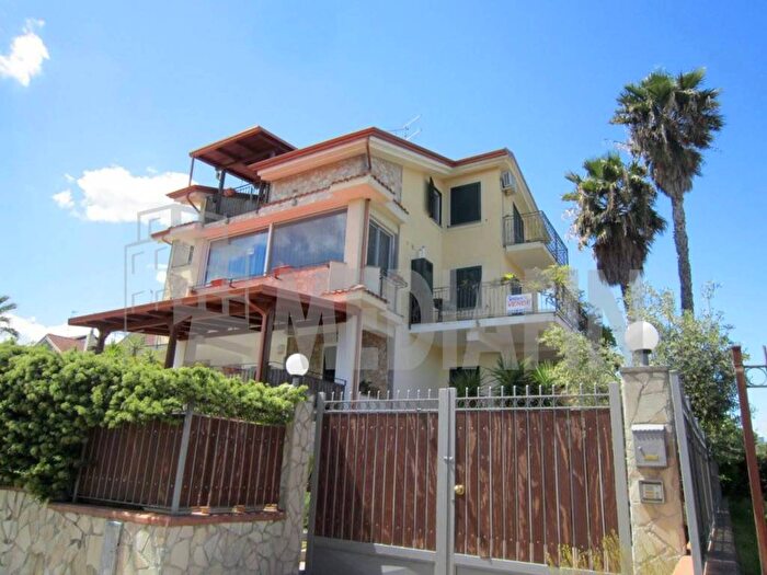 Appartamento con 5 locali in vendita in VIA IGNAZIO SABATINI, CoriglianoRossano