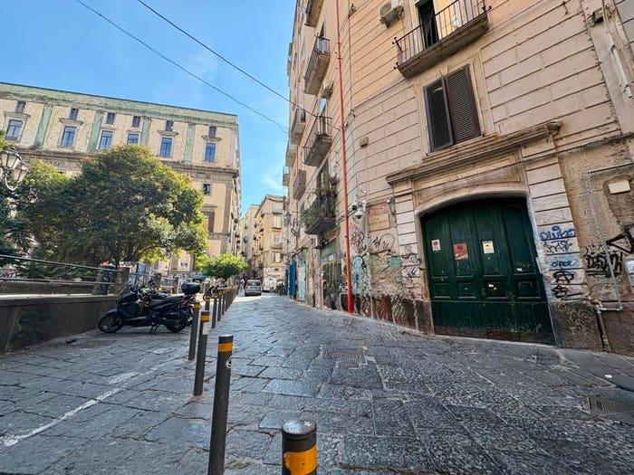 Appartamento bilocale in vendita in Vico San Giovanni Maggiore, Centro Storico, Napoli