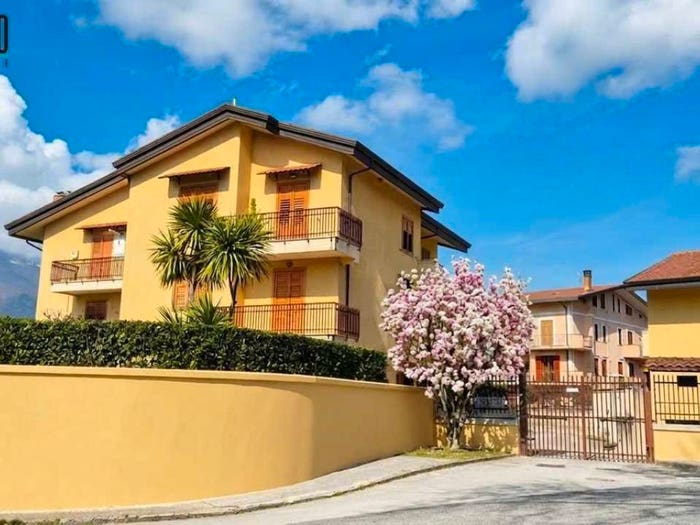 Appartamento quadrilocale in vendita in Via Carlo Barbieri, A Annarumma A Gasperi F Tedesco, Avellino