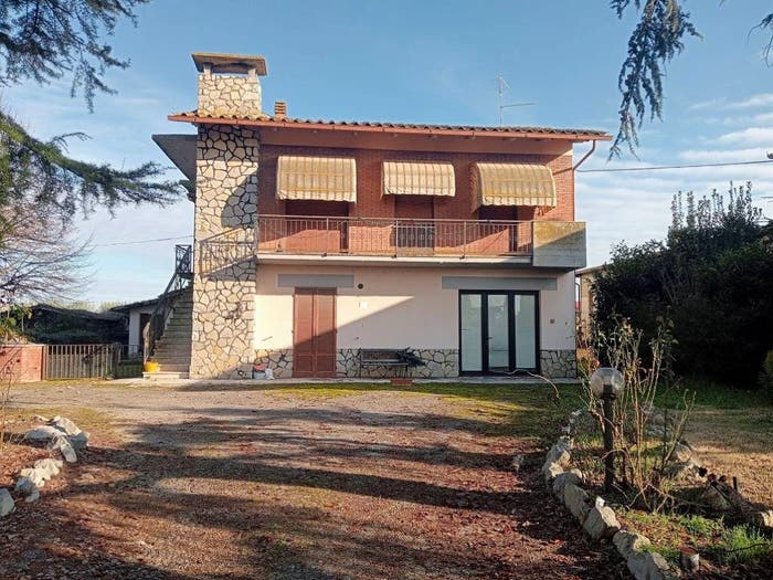 Casa con 6 locali in vendita in Barullo Centoia, Cortona
