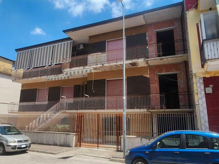Appartamento con 6 locali in vendita in Via Benedetto Croce, Centro, Cardito