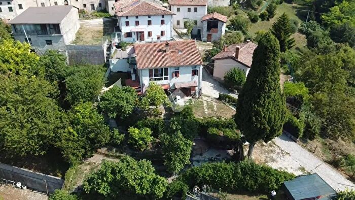 Appartamento trilocale in vendita in Via Rancani, Tregnago