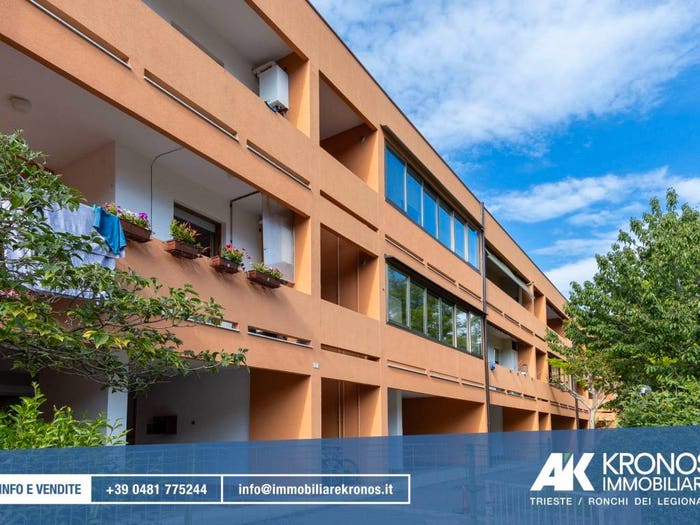 Appartamento con 5 locali in vendita in Via Giuseppe Di Vittorio, Centro, Staranzano
