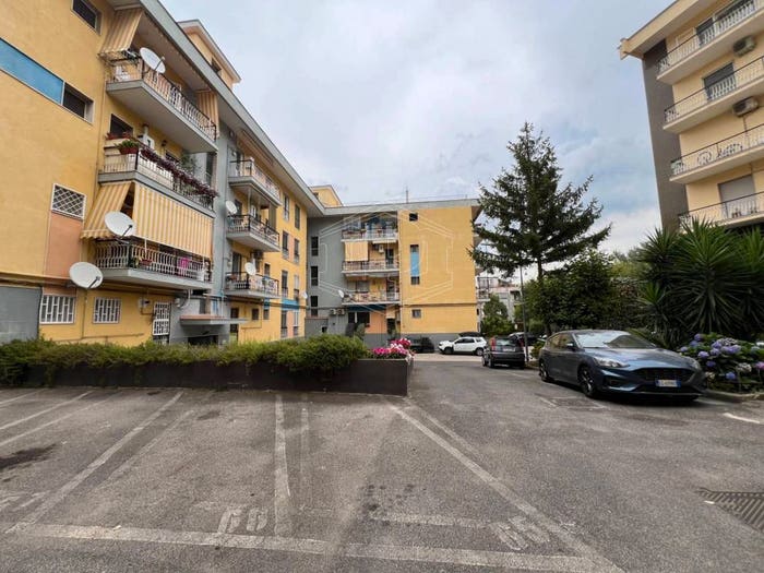 Appartamento quadrilocale in vendita in Via Edoardo Nicolardi, Colli Aminei Capodimonte, Napoli