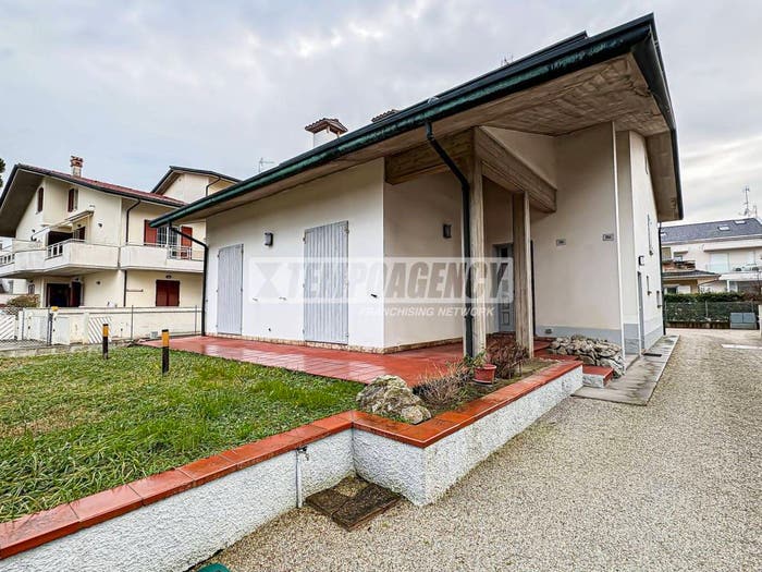 Casa con 6 locali in vendita in Via Pinarella, Pinarella, Cervia