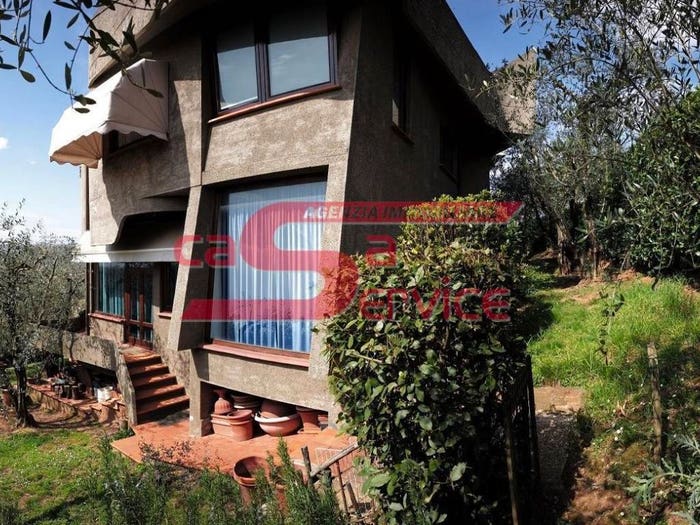 Casa con 6 locali in vendita in Via Giuseppe Ungaretti, Centro, Monsummano Terme