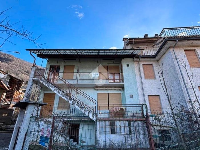 Casa quadrilocale in vendita in Fraz Cernesio, Cernesio, Ceres