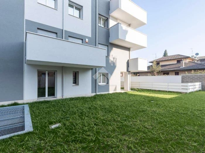 Appartamento trilocale in vendita in Via Santo Stefano, Cesano Maderno
