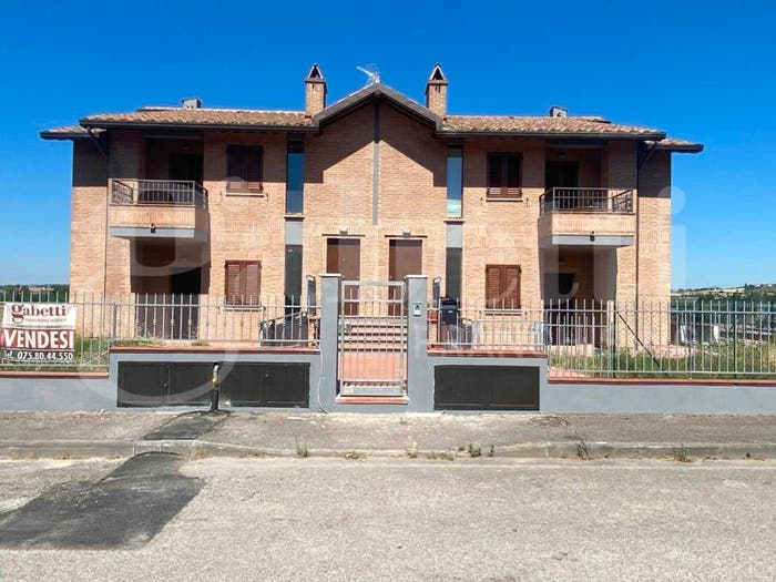 Appartamento trilocale in vendita in via Mestrallet, Palazzo Petrignano, Assisi