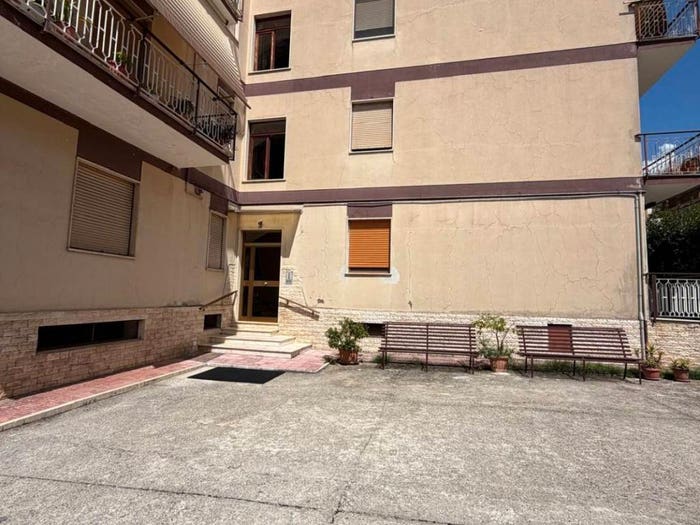 Appartamento con 5 locali in vendita in Via Giuseppe Giusti, Centro, Colleferro