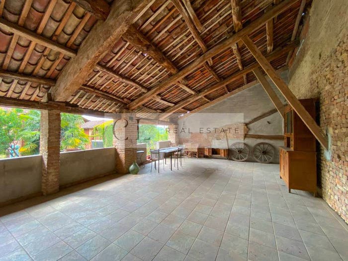 Casa con 6 locali in vendita in Via Marchesi Roero, Cortanze