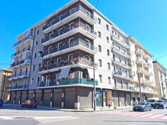 Appartamento con 5 locali in vendita in Via Cristoforo Colombo, Emanuele II C Colombo Morelli e Silvati, Avellino